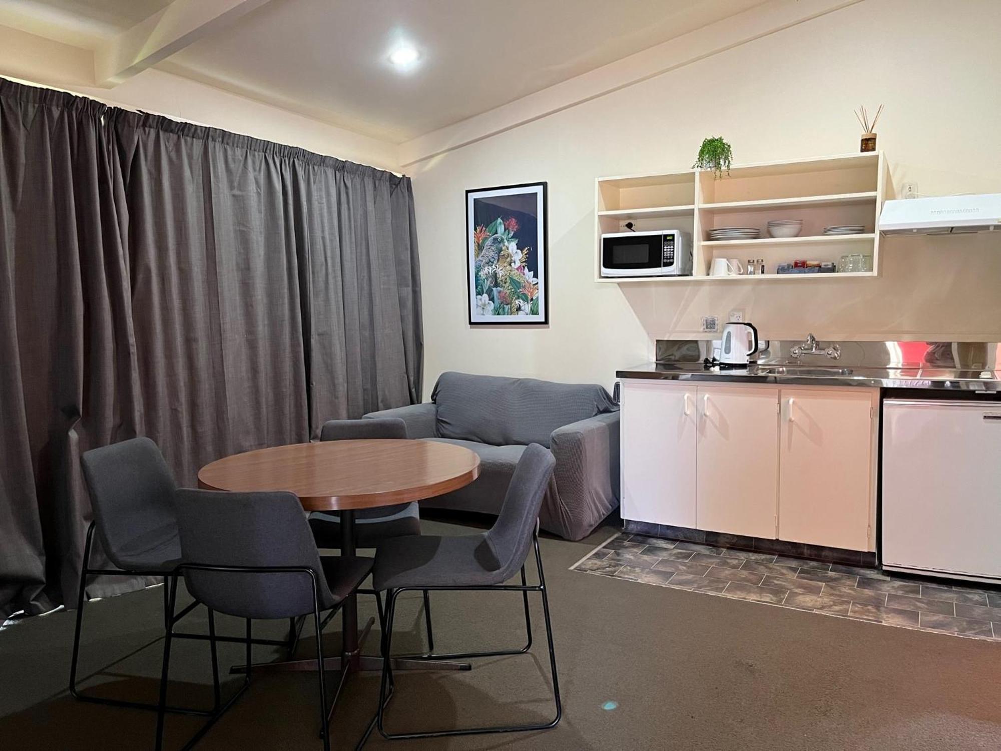 Caves Motor Inn Te Kuiti Exteriör bild