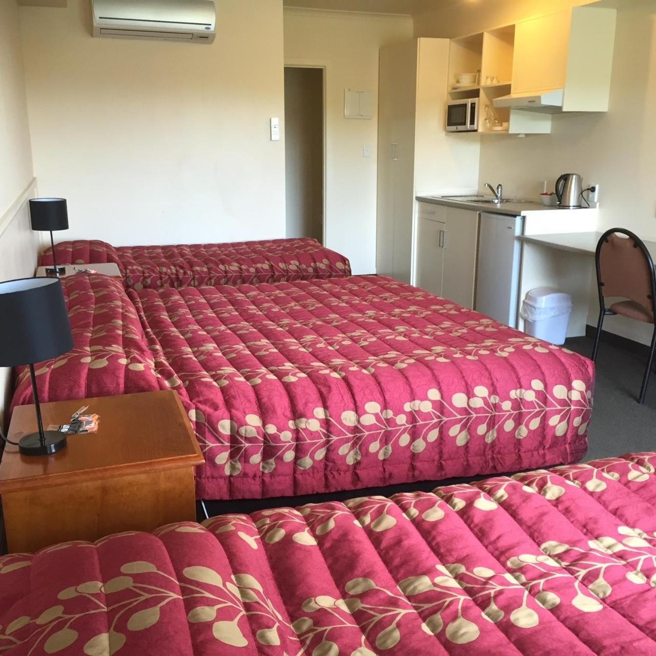 Caves Motor Inn Te Kuiti Exteriör bild