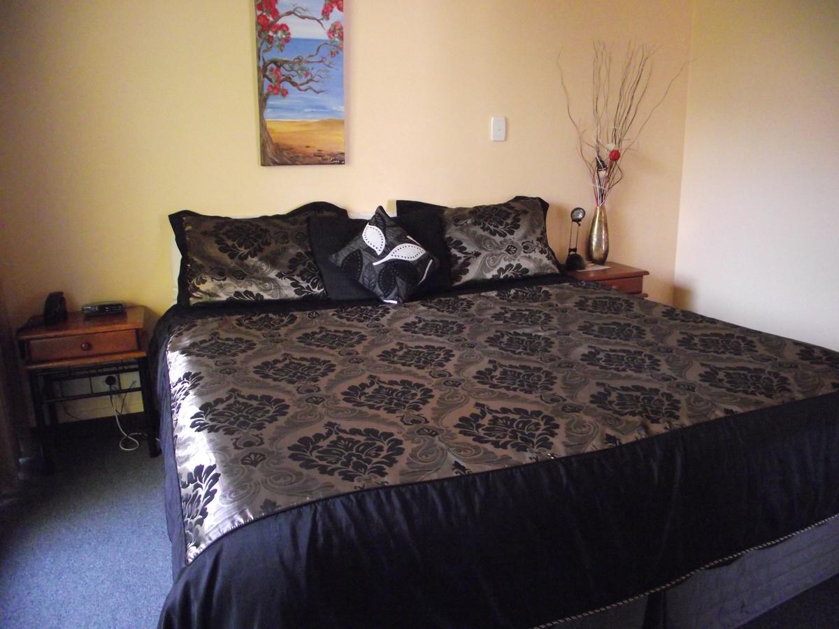 Caves Motor Inn Te Kuiti Exteriör bild